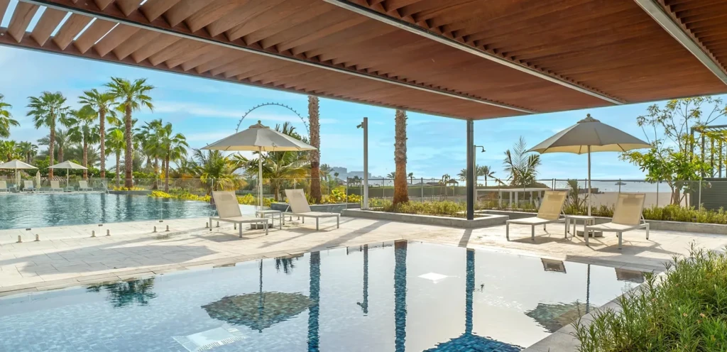 imgi_14_682ea96c2af68e0271846cd2_dhcm_banner_one jbr_1920x930_03